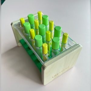 Postings stand lovevery